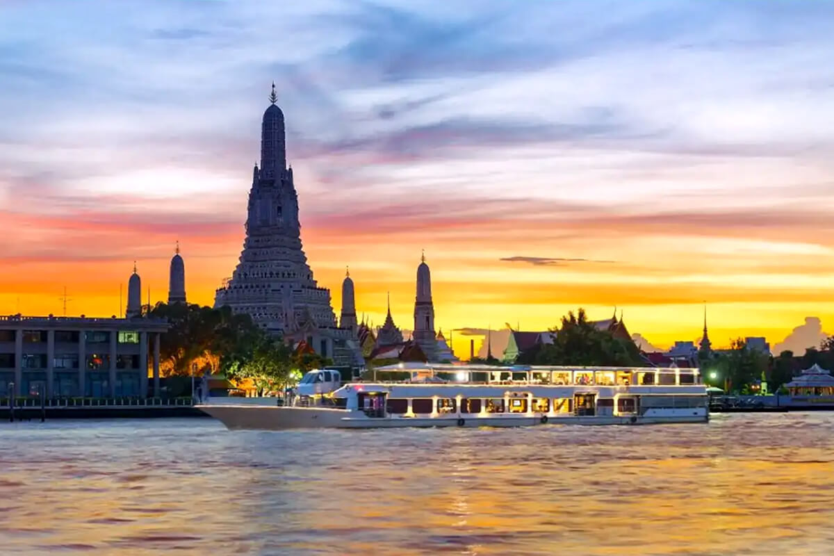 Dạo thuyền trên dòng sông Chaophraya